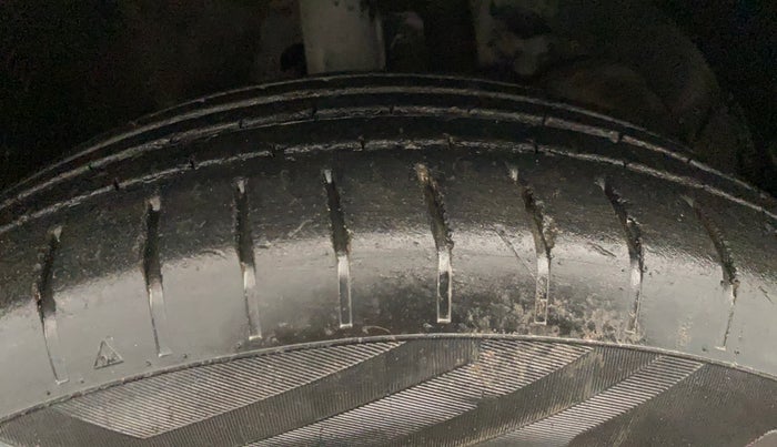 2022 Toyota Glanza E, Petrol, Manual, 38,995 km, Right Front Tyre Tread