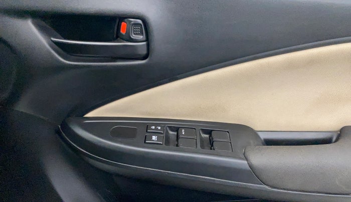 2022 Toyota Glanza E, Petrol, Manual, 38,995 km, Driver Side Door Panels Control