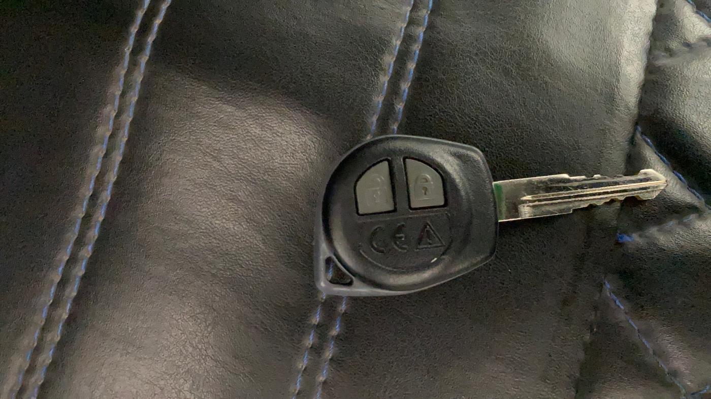 2022 Toyota Glanza E, Petrol, Manual, 38,995 km, Key Close Up