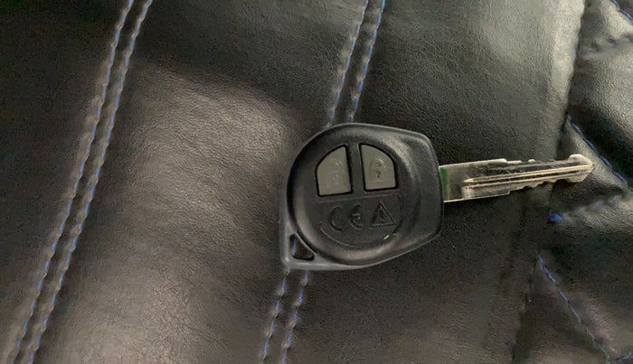 2022 Toyota Glanza E, Petrol, Manual, 38,995 km, Key Close Up