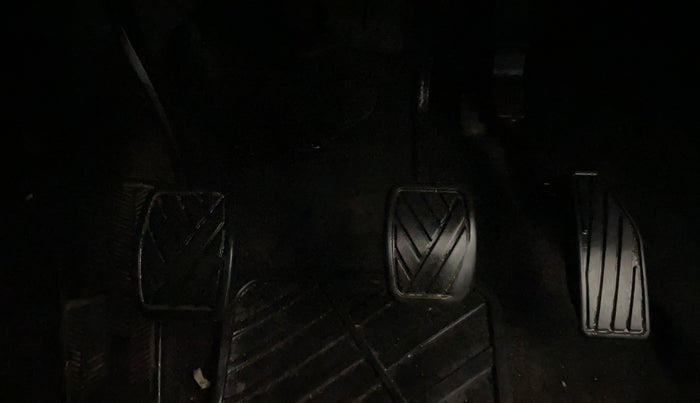 2022 Toyota Glanza E, Petrol, Manual, 38,995 km, Pedals