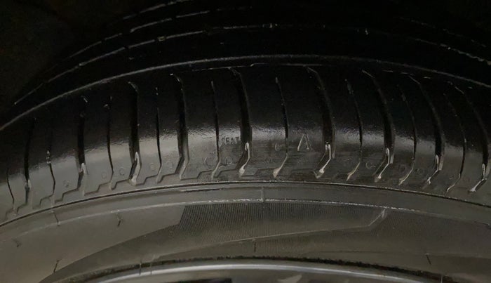 2021 Hyundai NEW I20 SPORTZ 1.2 AT, Petrol, Automatic, 32,918 km, Left Rear Tyre Tread