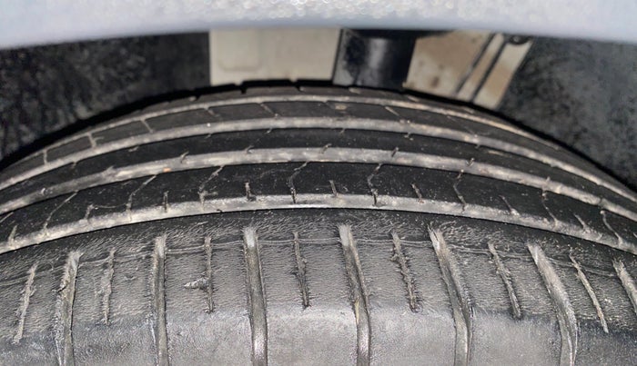 2022 Volkswagen TAIGUN HIGHLINE 1.0 TSI MT, Petrol, Manual, 42,419 km, Left Front Tyre Tread