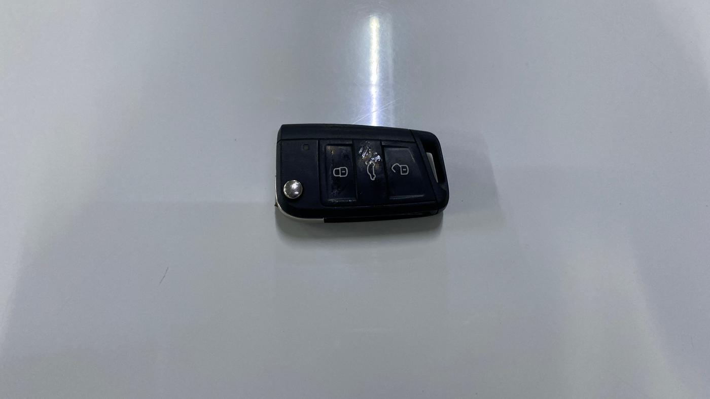 2022 Volkswagen TAIGUN HIGHLINE 1.0 TSI MT, Petrol, Manual, 42,419 km, Key Close Up