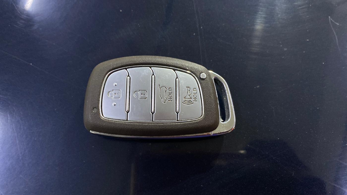 2021 Hyundai NEW I20 ASTA 1.2 AT, Petrol, Automatic, 49,399 km, Key Close Up