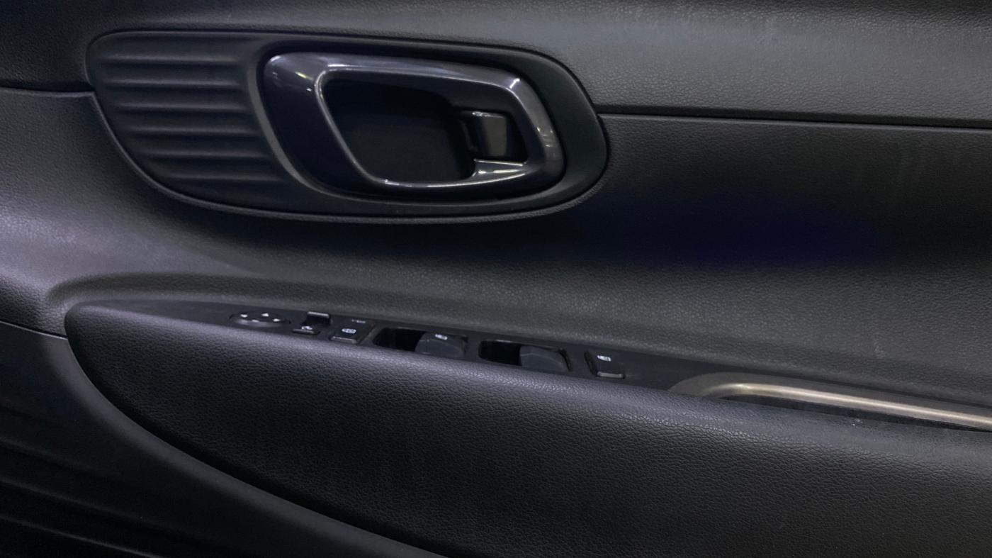 2021 Hyundai NEW I20 ASTA 1.2 AT, Petrol, Automatic, 49,399 km, Driver Side Door Panels Control