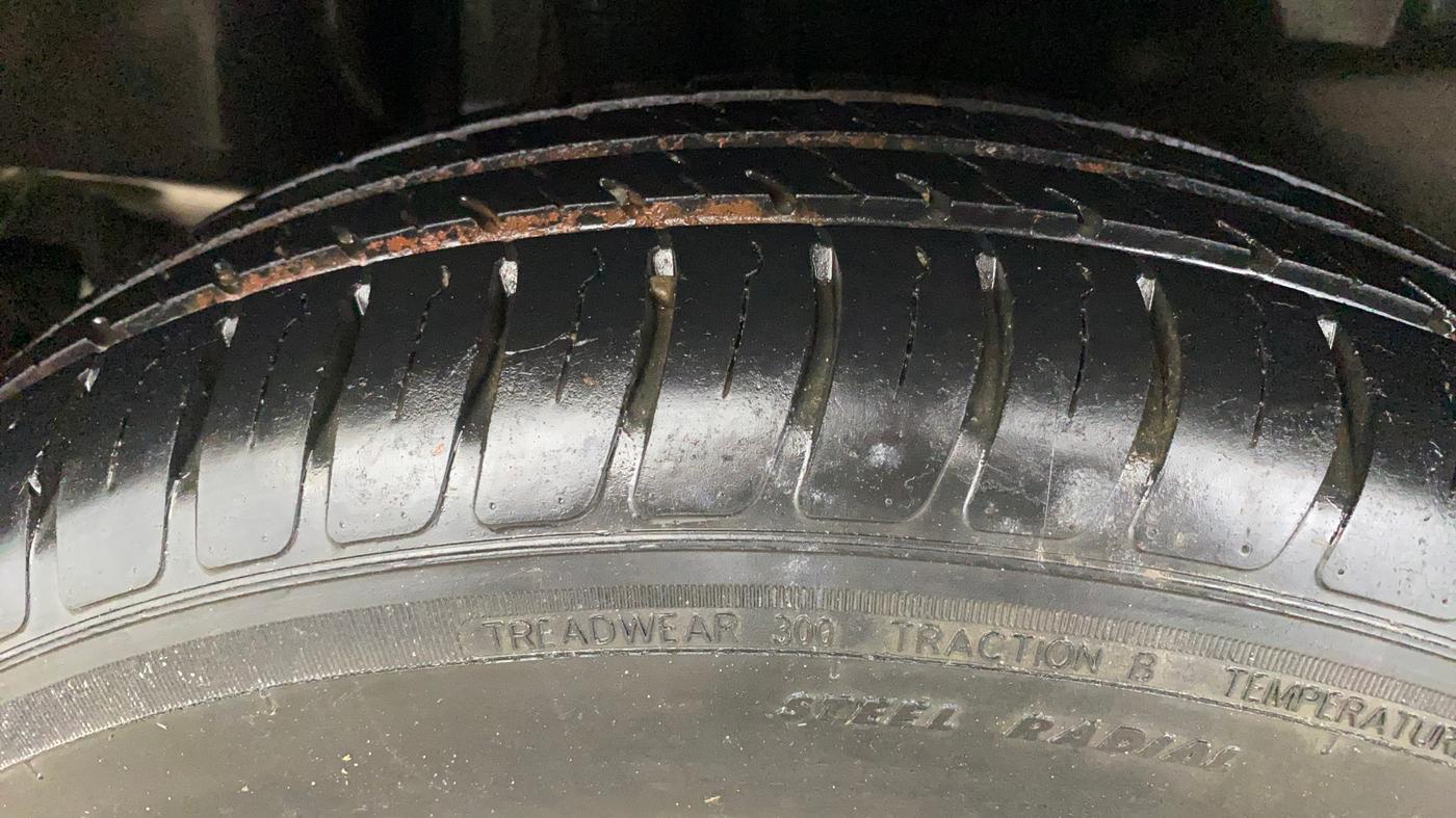 2019 Maruti Swift LXI, Petrol, Manual, 27,475 km, Right Rear Tyre Tread