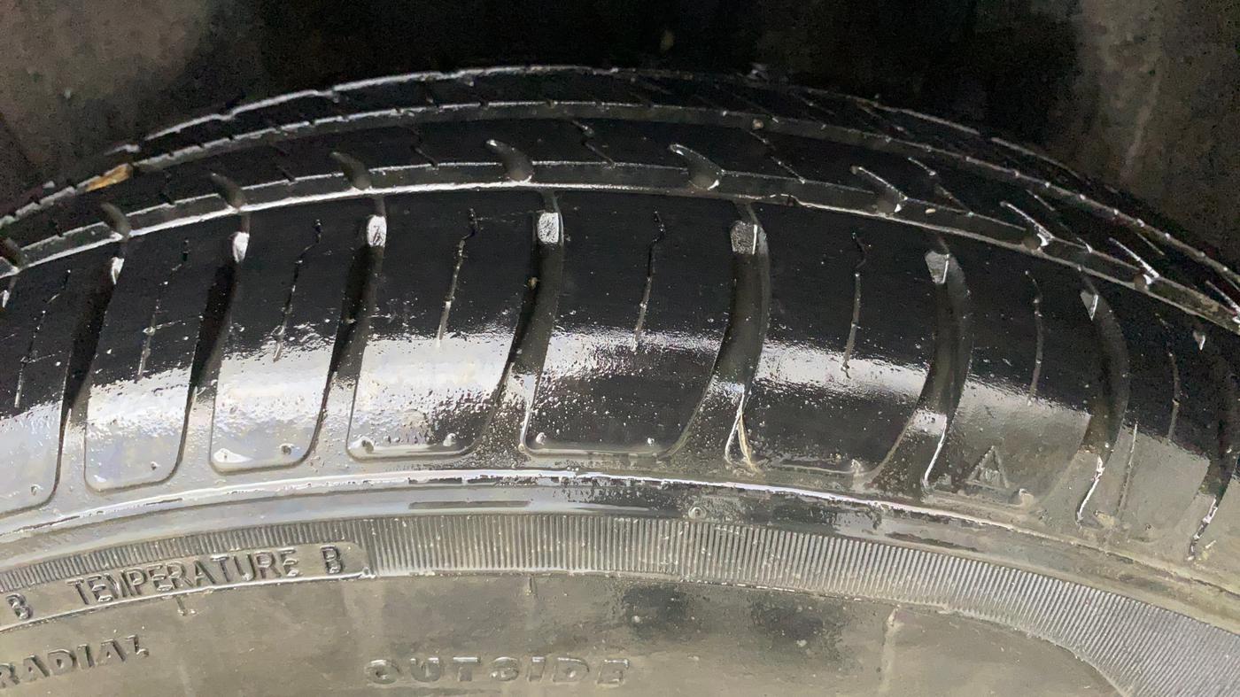 2019 Maruti Swift LXI, Petrol, Manual, 27,475 km, Left Rear Tyre Tread