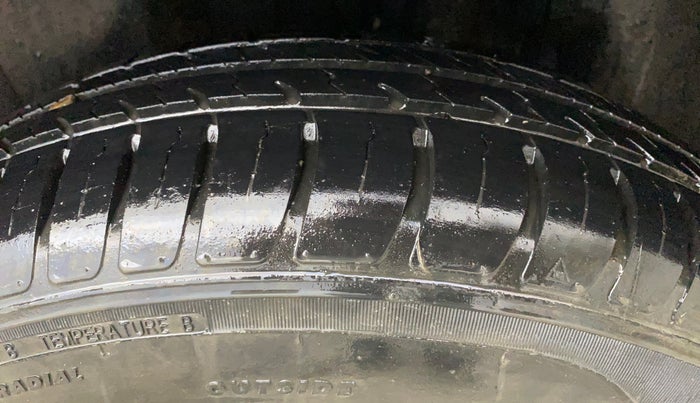 2019 Maruti Swift LXI, Petrol, Manual, 27,475 km, Left Rear Tyre Tread