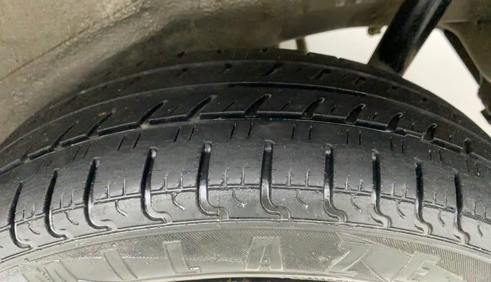 2014 Maruti Wagon R 1.0 VXI, Petrol, Manual, 53,394 km, Left Rear Tyre Tread