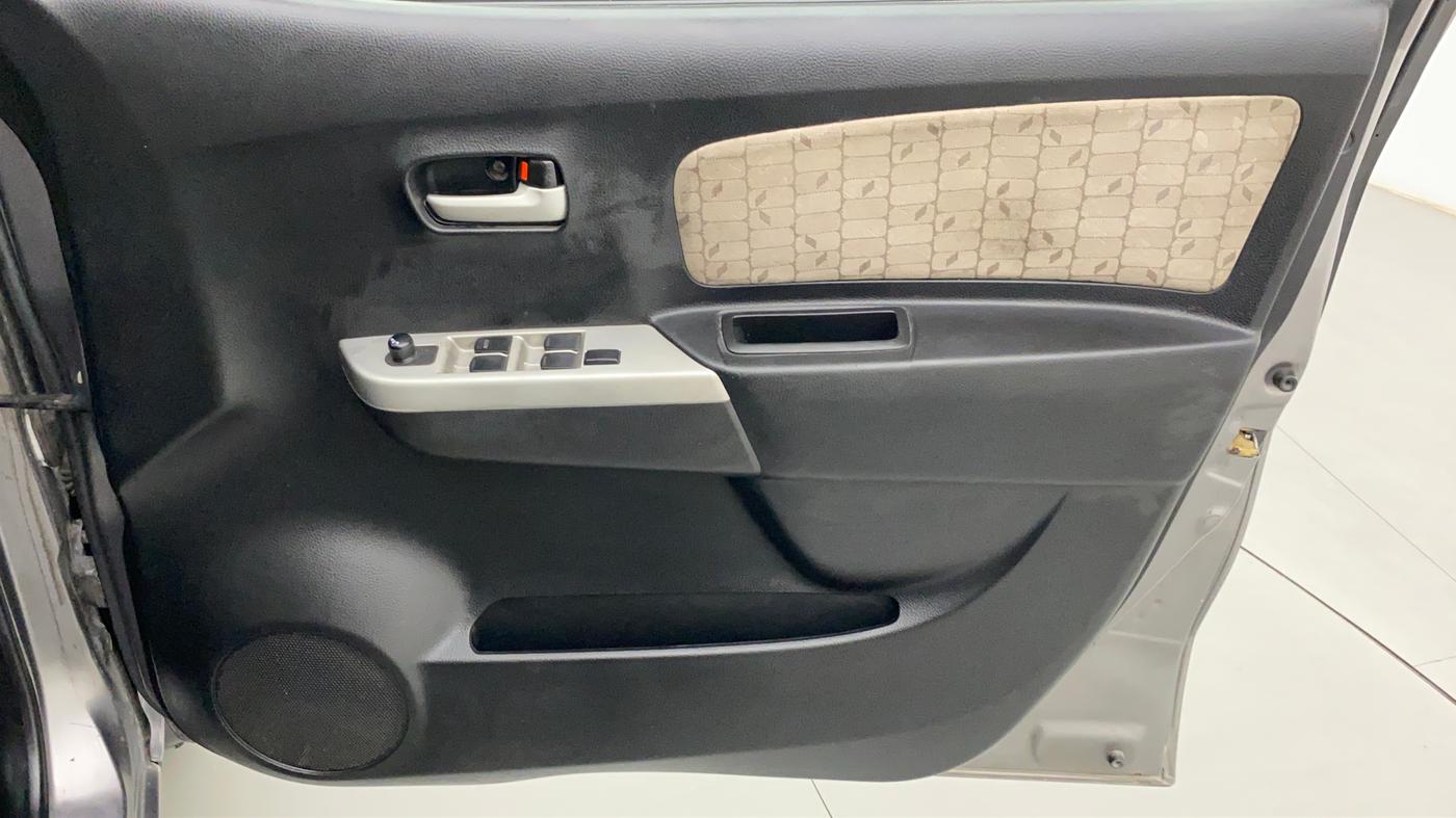 2014 Maruti Wagon R 1.0 VXI, Petrol, Manual, 53,394 km, Driver Side Door Panels Control