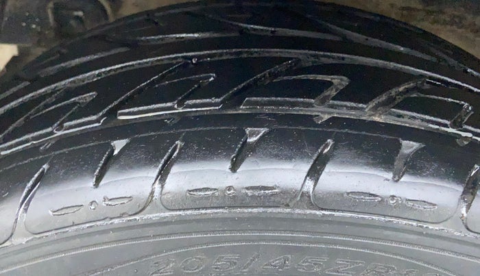 2014 Hyundai Xcent S 1.2, Petrol, Manual, 1,01,135 km, Right Rear Tyre Tread