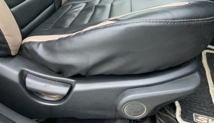 2014 Hyundai Xcent S 1.2, Petrol, Manual, 1,01,135 km, Driver Side Adjustment Panel