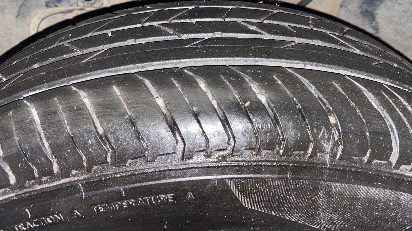 2018 Tata NEXON XM PETROL, CNG, Manual, 94,517 km, Left Front Tyre Tread
