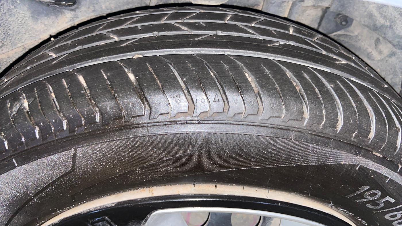 2018 Tata NEXON XM PETROL, CNG, Manual, 94,517 km, Left Rear Tyre Tread