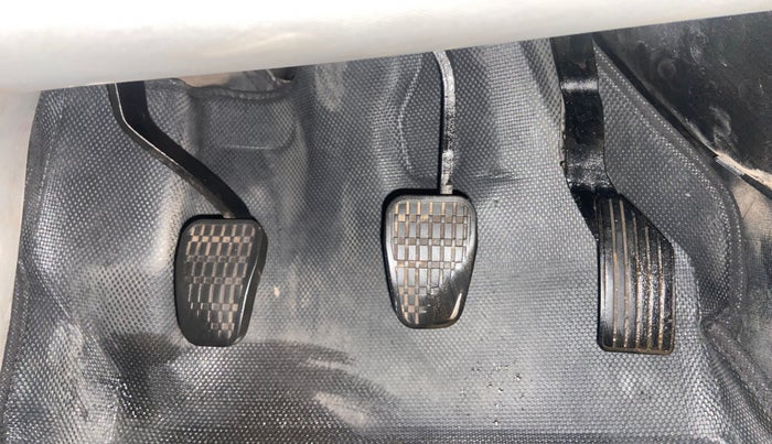 2018 Tata NEXON XM PETROL, CNG, Manual, 94,517 km, Pedals