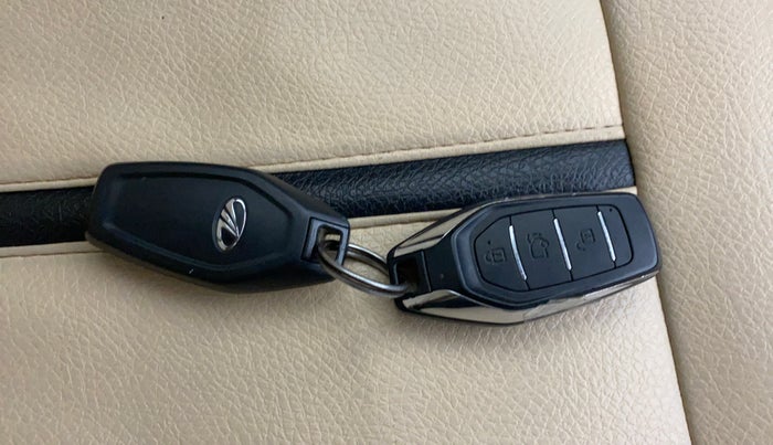 2018 Mahindra XUV500 W9, Diesel, Manual, 95,179 km, Key Close Up