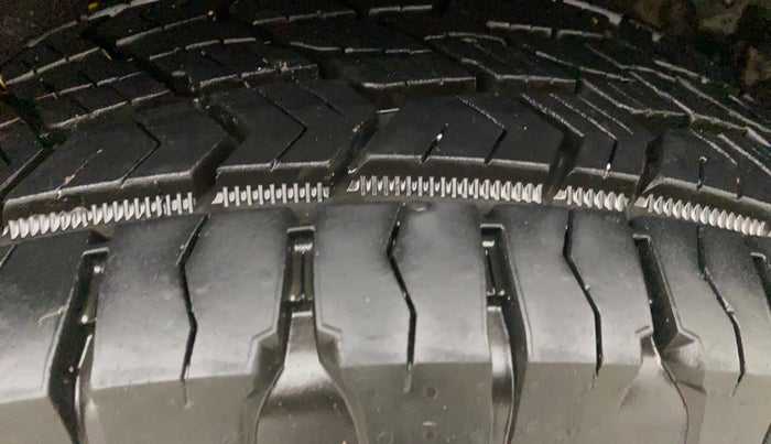 2018 Mahindra XUV500 W9, Diesel, Manual, 95,179 km, Left Rear Tyre Tread