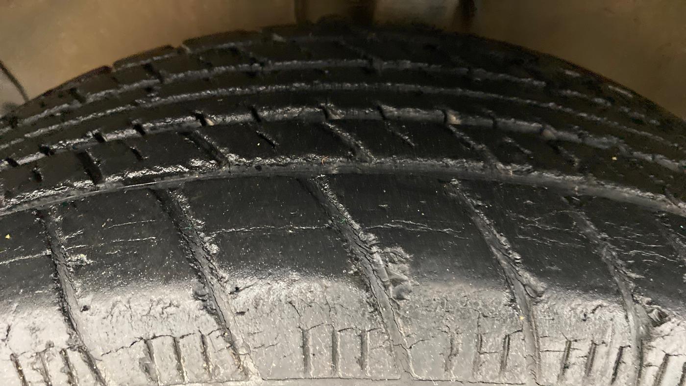 2010 Maruti Ritz ZXI, Petrol, Manual, 27,478 km, Left Front Tyre Tread