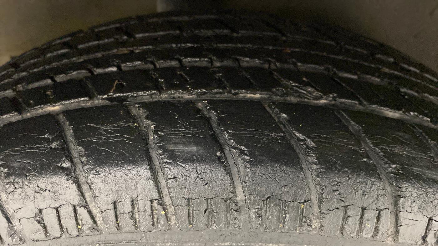 2010 Maruti Ritz ZXI, Petrol, Manual, 27,478 km, Right Rear Tyre Tread