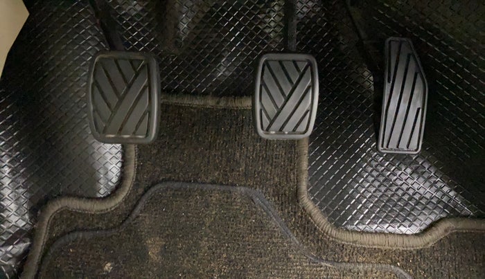 2018 Maruti Dzire VXI, Petrol, Manual, 69,508 km, Pedals