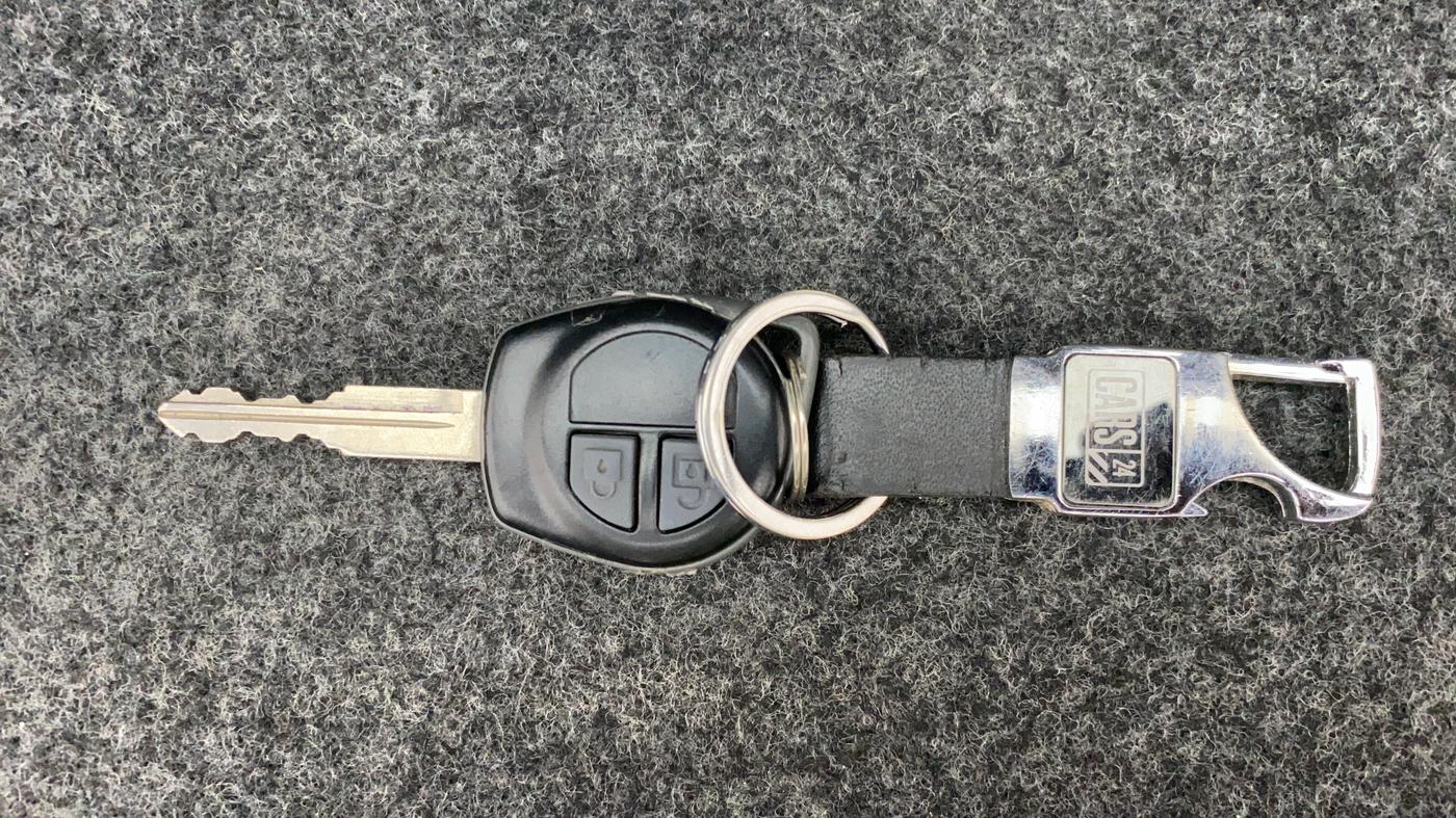 2016 Maruti Swift VXI, Petrol, Manual, 41,009 km, Key Close Up