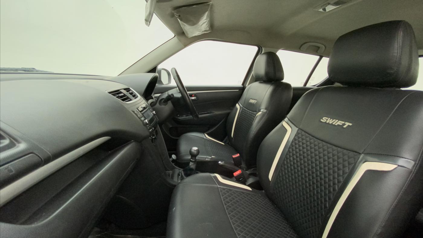 2016 Maruti Swift VXI, Petrol, Manual, 41,009 km, Right Side Front Door Cabin