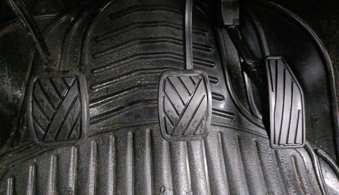 2018 Maruti Swift VXI, Petrol, Manual, 46,987 km, Pedals