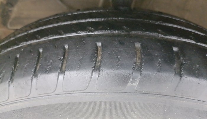 2018 Maruti Swift VXI, Petrol, Manual, 46,987 km, Left Front Tyre Tread