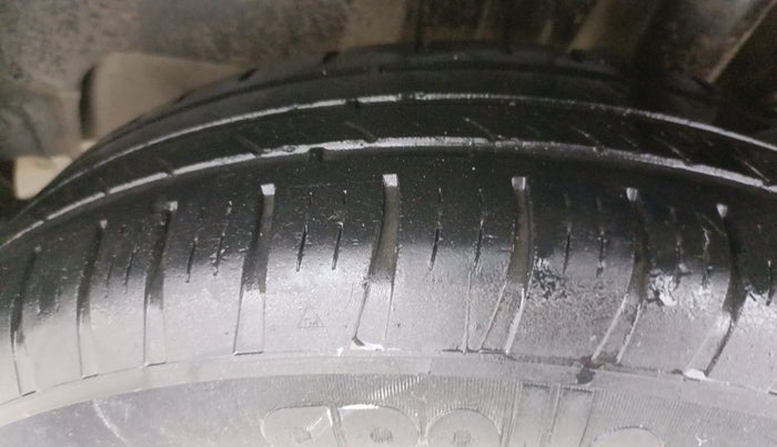2018 Maruti Swift VXI, Petrol, Manual, 46,987 km, Left Rear Tyre Tread