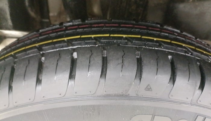 2018 Maruti Swift VXI, Petrol, Manual, 46,987 km, Right Rear Tyre Tread