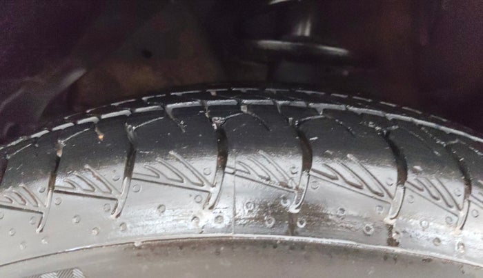 2023 Maruti Grand Vitara ALPHA SMART HYBRID AT, Petrol, Automatic, 32,182 km, Left Front Tyre Tread