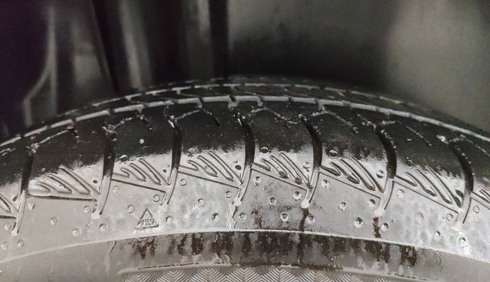 2023 Maruti Grand Vitara ALPHA SMART HYBRID AT, Petrol, Automatic, 32,182 km, Right Rear Tyre Tread