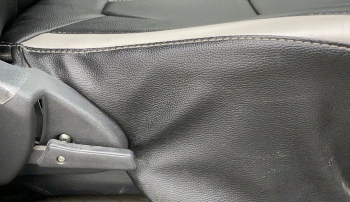 2019 Maruti Alto 800 VXI, Petrol, Manual, 7,318 km, Driver Side Adjustment Panel