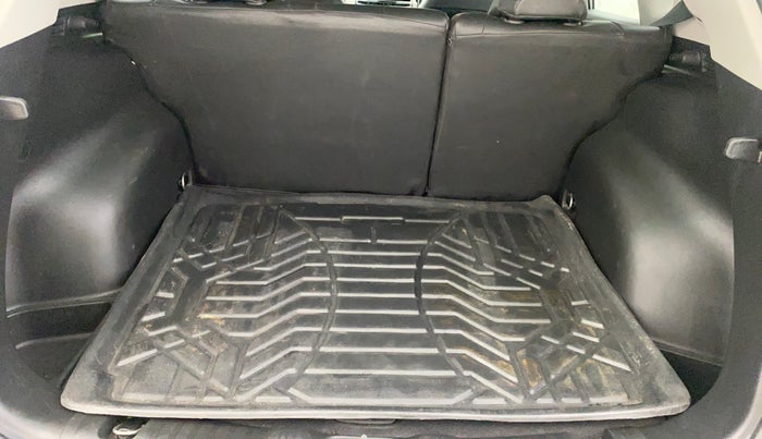 2021 Jeep Compass SPORT 1.4 PETROL, Petrol, Manual, 67,939 km, Boot Inside