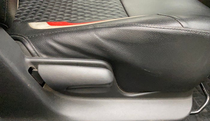 2015 Maruti Swift VXI, Petrol, Manual, 1,16,985 km, Driver Side Adjustment Panel