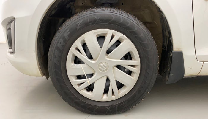 2015 Maruti Swift VXI, Petrol, Manual, 1,16,985 km, Left Front Wheel