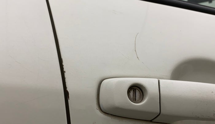 2015 Maruti Swift VXI, Petrol, Manual, 1,16,985 km, Driver-side door - Minor scratches