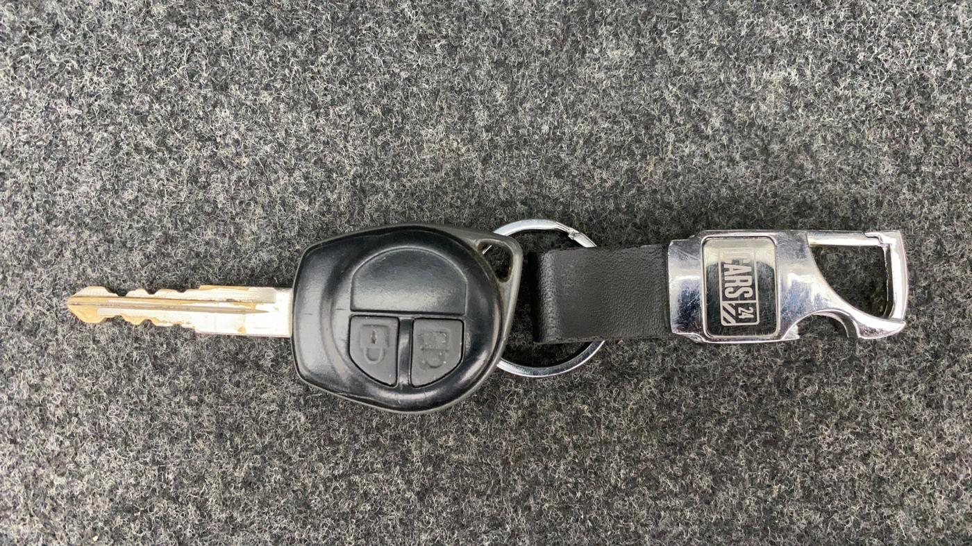 2015 Maruti Swift VXI, Petrol, Manual, 1,16,985 km, Key Close Up