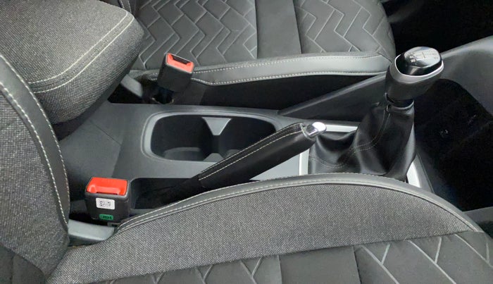 2022 Nissan MAGNITE XV PREMIUM TURBO, Petrol, Manual, 16,347 km, Gear Lever