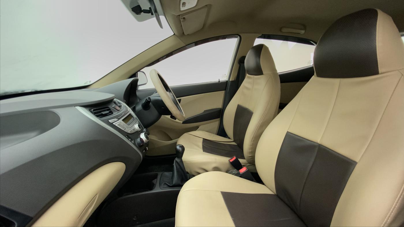 2018 Hyundai Eon MAGNA PLUS, Petrol, Manual, 15,795 km, Right Side Front Door Cabin