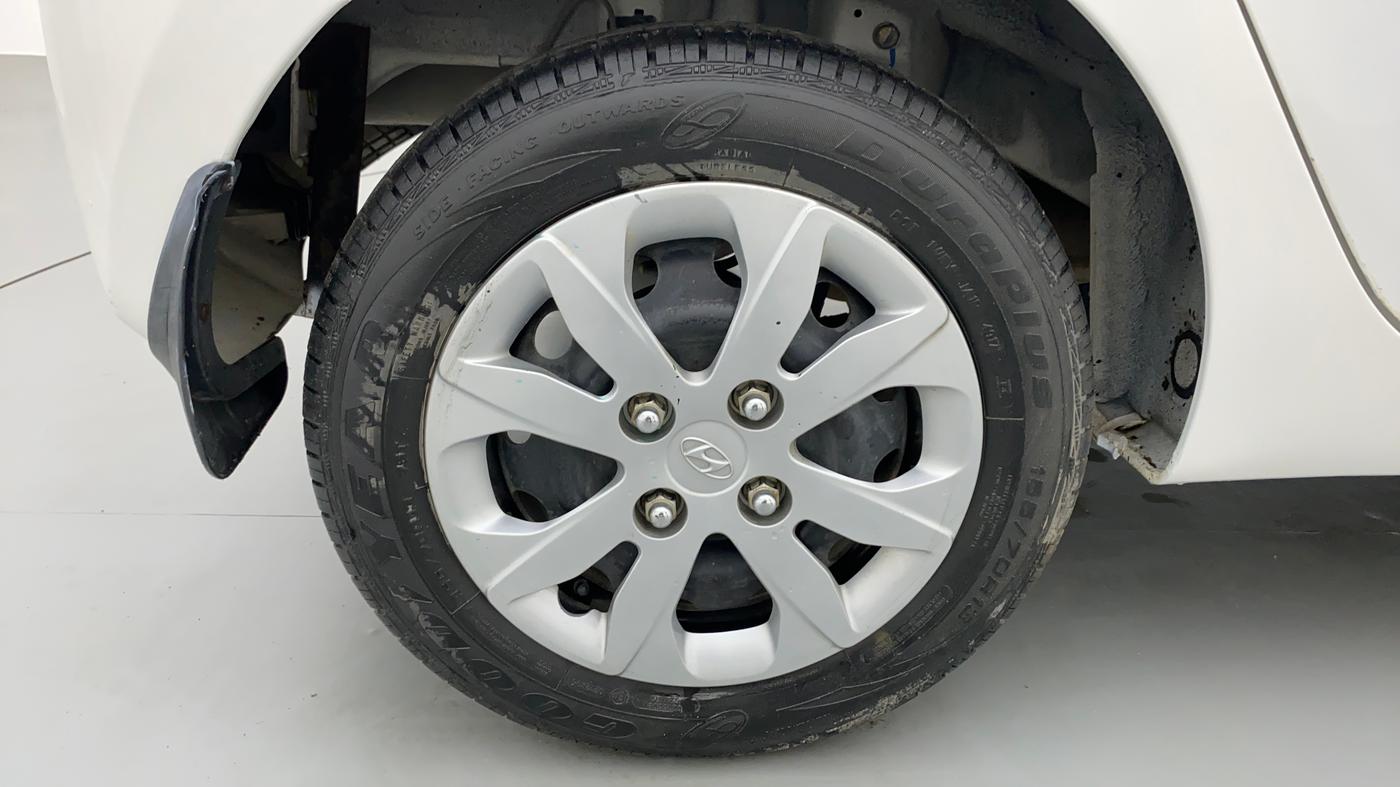 2018 Hyundai Eon MAGNA PLUS, Petrol, Manual, 15,795 km, Right Rear Wheel