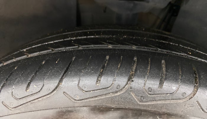 2021 Volkswagen TAIGUN GT PLUS 1.5 TSI DSG, Petrol, Automatic, 33,272 km, Left Front Tyre Tread