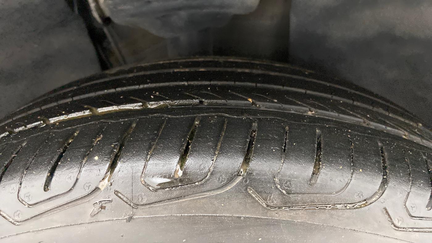 2021 Volkswagen TAIGUN GT PLUS 1.5 TSI DSG, Petrol, Automatic, 33,272 km, Right Front Tyre Tread