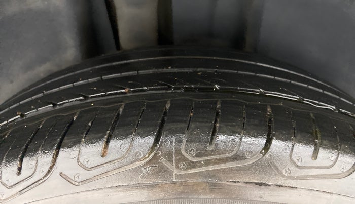 2021 Volkswagen TAIGUN GT PLUS 1.5 TSI DSG, Petrol, Automatic, 33,272 km, Right Rear Tyre Tread