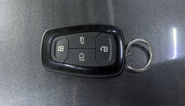 2022 Tata TIGOR XZ PLUS CNG, CNG, Manual, 32,505 km, Key Close Up