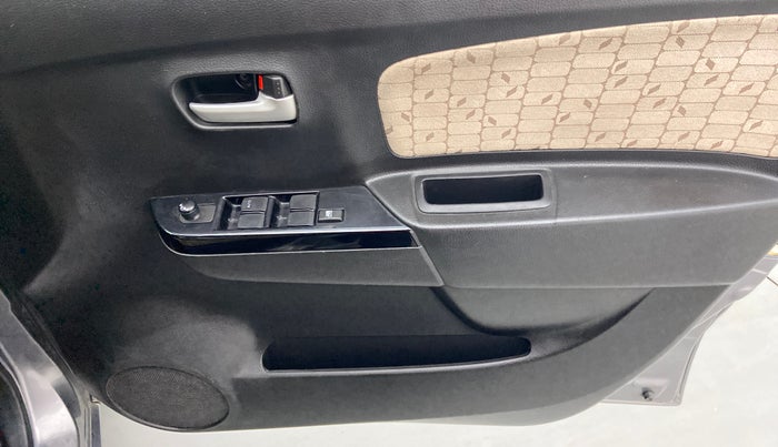 2018 Maruti Wagon R 1.0 VXI, Petrol, Manual, 42,137 km, Driver Side Door Panels Control