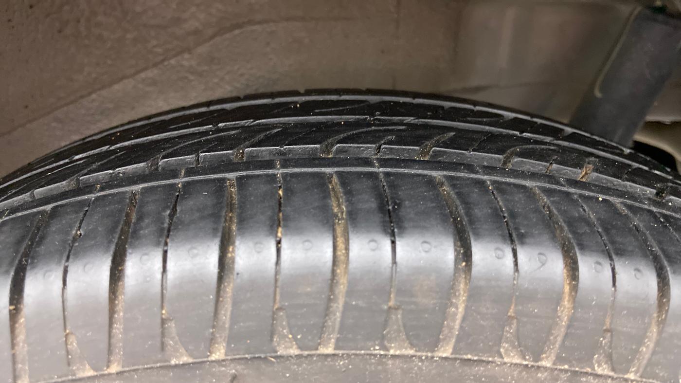 2018 Maruti Wagon R 1.0 VXI, Petrol, Manual, 42,137 km, Left Rear Tyre Tread