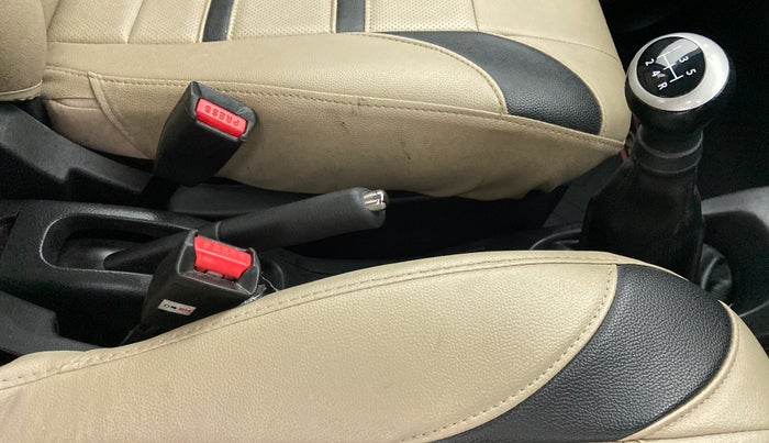 2018 Maruti Wagon R 1.0 VXI, Petrol, Manual, 42,137 km, Gear Lever