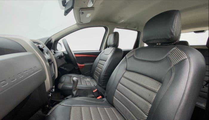 2018 Renault Duster 85 PS RXS MT DIESEL, Diesel, Manual, 1,00,039 km, Right Side Front Door Cabin